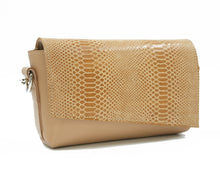 Kép betöltése a galériamegjelenítőbe: Bőr crossbody táska
