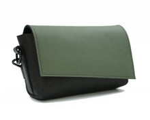Kép betöltése a galériamegjelenítőbe: Bőr crossbody táska
