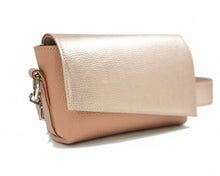 Kép betöltése a galériamegjelenítőbe: Bőr crossbody táska
