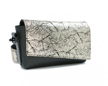 Încărcați imaginea în vizualizatorul Galeriei, Geantă crossbody din piele
