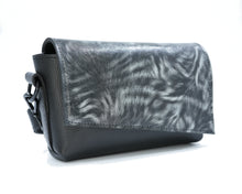 Load image into Gallery viewer, Leather Crossbody Bag

