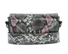 Kép betöltése a galériamegjelenítőbe: Bőr crossbody táska
