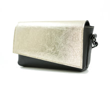 Încărcați imaginea în vizualizatorul Galeriei, Geantă crossbody din piele
