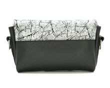 Kép betöltése a galériamegjelenítőbe: Bőr crossbody táska
