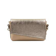 Încărcați imaginea în vizualizatorul Galeriei, Geantă crossbody din piele
