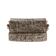 Kép betöltése a galériamegjelenítőbe: Bőr crossbody táska
