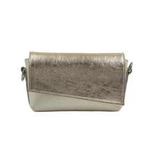 Încărcați imaginea în vizualizatorul Galeriei, Geantă crossbody din piele
