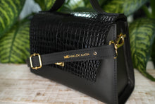 Load image into Gallery viewer, &quot;Dines&quot; Top Handle Bag
