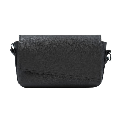 Borsetă crossbody neagră din piele naturală, cu închidere cu fermoar și curea reglabilă, vedere frontală