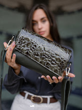 Load image into Gallery viewer, Crossbody
