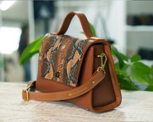 Load image into Gallery viewer, &quot;Dines&quot; Top Handle Bag

