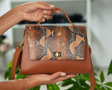 Load image into Gallery viewer, &quot;Dines&quot; Top Handle Bag
