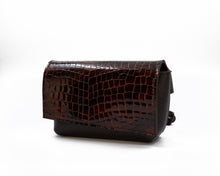 Kép betöltése a galériamegjelenítőbe: Bőr övtáska
