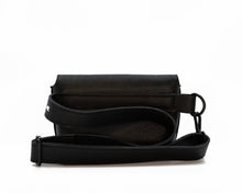 Încărcați imaginea în vizualizatorul Galeriei, Geantă de talie din piele
