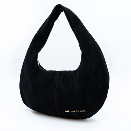 Geantă neagră de umăr din piele întoarsă, realizată din piele naturală.
