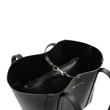 Încărcați imaginea în vizualizatorul Galeriei, Geanta mare dama piele naturala neagra, interior spatios cu neseser detasabil, tote bag eleganta
