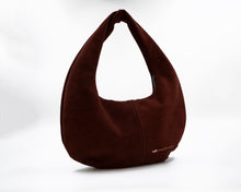 Încărcați imaginea în vizualizatorul Galeriei, Geantă de umăr din piele
