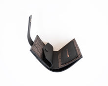 Încărcați imaginea în vizualizatorul Galeriei, Portofel din piele
