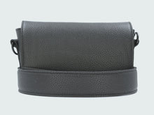 Videó betöltése és lejátszása a galériamegjelenítőben: Bőr crossbody táska
