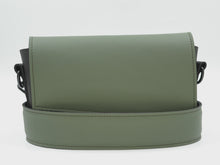 Videó betöltése és lejátszása a galériamegjelenítőben: Bőr crossbody táska
