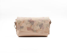 Încărcați imaginea în vizualizatorul Galeriei, Geantă crossbody din piele
