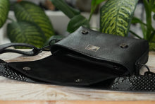 Încărcați imaginea în vizualizatorul Galeriei, CrossBody
