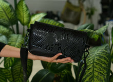 Încărcați imaginea în vizualizatorul Galeriei, CrossBody
