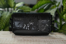 Încărcați imaginea în vizualizatorul Galeriei, CrossBody
